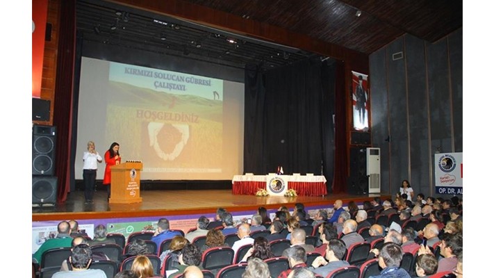 Kırmızı Solucan Gübresi Çalıştayı Kartal da gerçekleştirildi Kırmızı Solucan Gübresi Çalıştayı Kartal da gerçekleştirildi